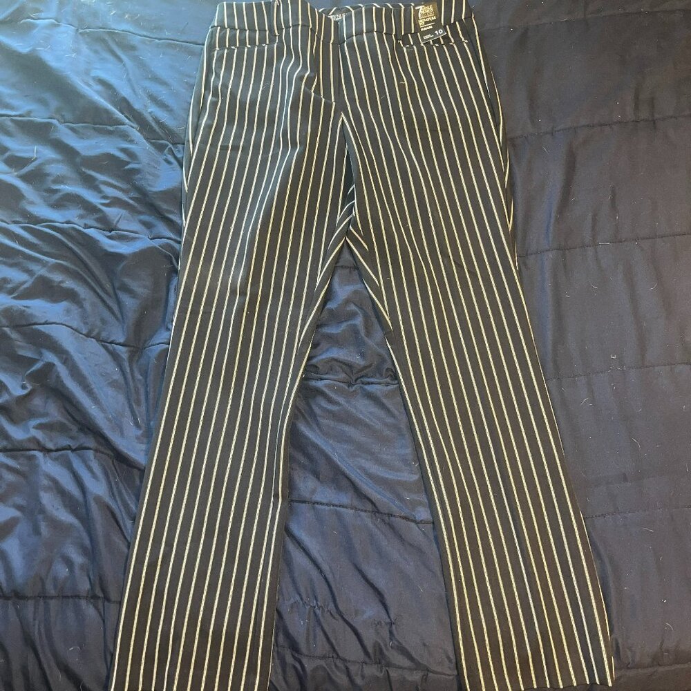 NWT 7TH AVE DESIGN STUDIO NEW YORK & COMPANY STRIPE NAVY BLUE SLIM PANTS SIZE 10